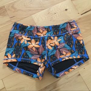 KFT booty shorts, L